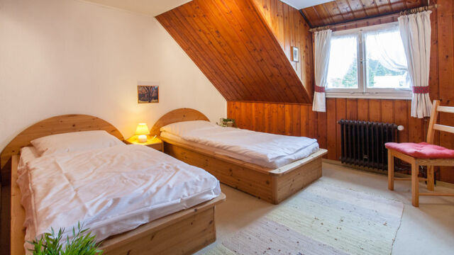 Ferienwohnung Gartenblick: Zimmer 2 mit Einzelbetten Ferienwohnung Gartenblick: Zimmer 2 mit Einzelbetten