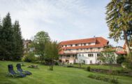 Blick vom Garten auf die Pension Tannenheim Blick vom Garten auf die Pension Tannenheim