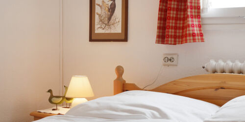 Doppelzimmer einfach: Bett Doppelzimmer einfach: Bett