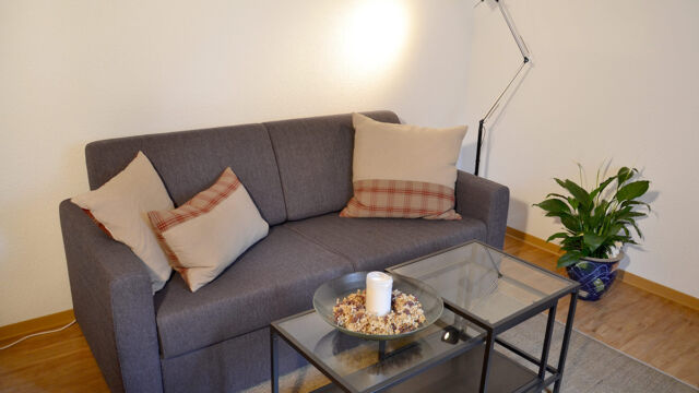 Ferienwohnung Garten: Wohnzimmer mit Schlafsofa Ferienwohnung Garten: Wohnzimmer mit Schlafsofa