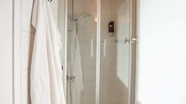 Familienzimmer Terrasse Dusche (Zimmer 3)