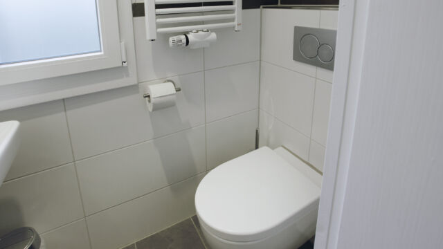 Doppelzimmer Terrasse: Toilette (Zimmer 4) Doppelzimmer Terrasse: Toilette (Zimmer 4)